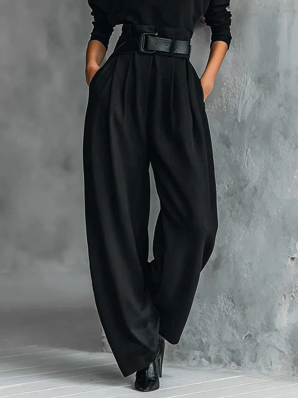 Ginevra | Conjunto con Cuello Alto y Pantalón Recto, Negro