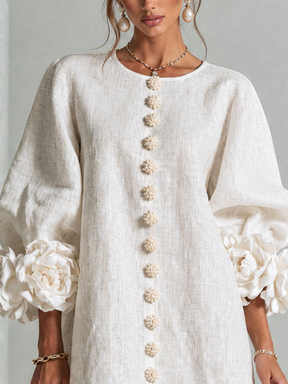 Chiara | Vestido Mini de Lino con Puños de Rosas, Blanco Marfil