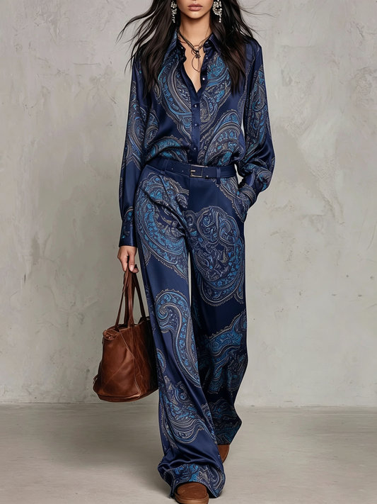 Completo de Camisa de Satén con Estampado Paisley y Pantalón de Pierna Ancha, Azul Marino